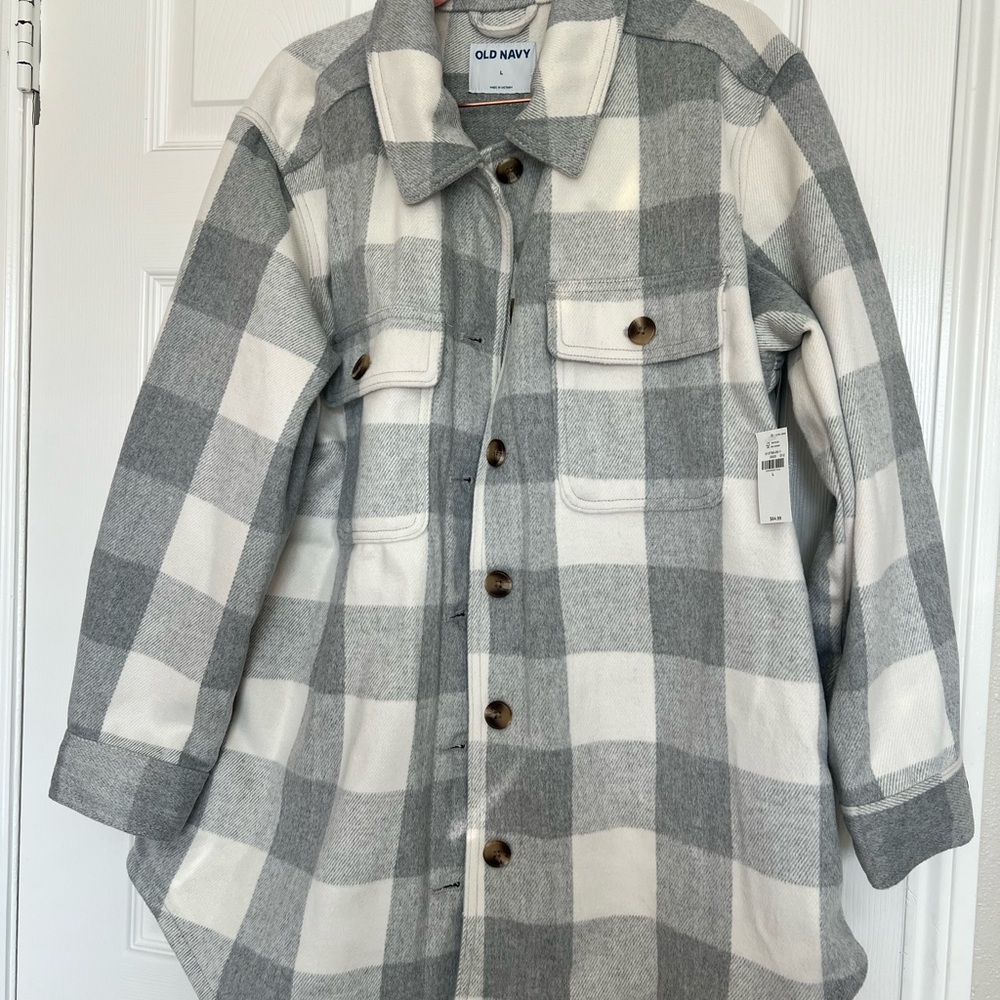 Old Navy Women’s Grey & White Plaid Heavy Wool Shacket Jacket